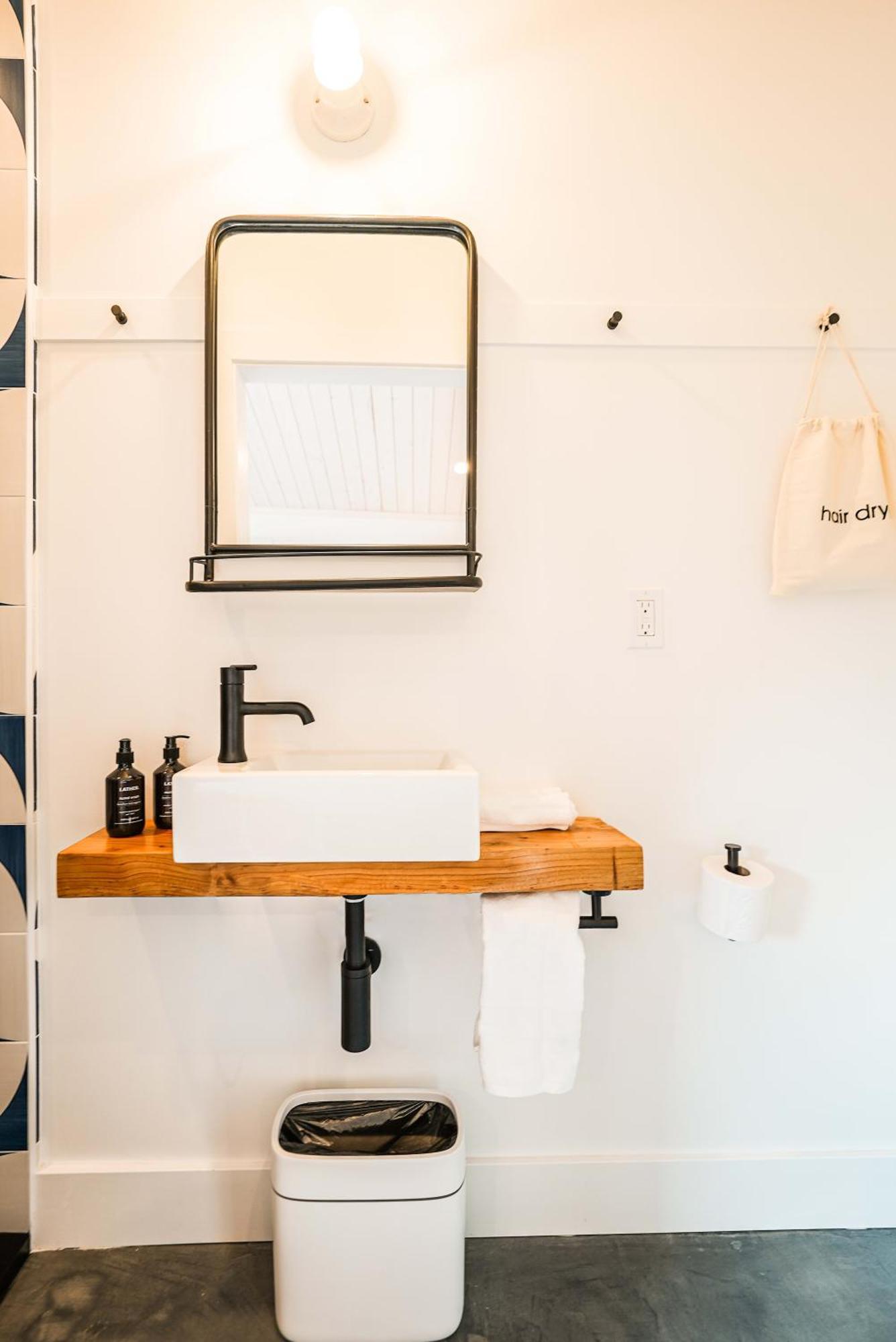 Funboard Room Includes King Bed And Mini Kitchenette Stinson Beach Εξωτερικό φωτογραφία